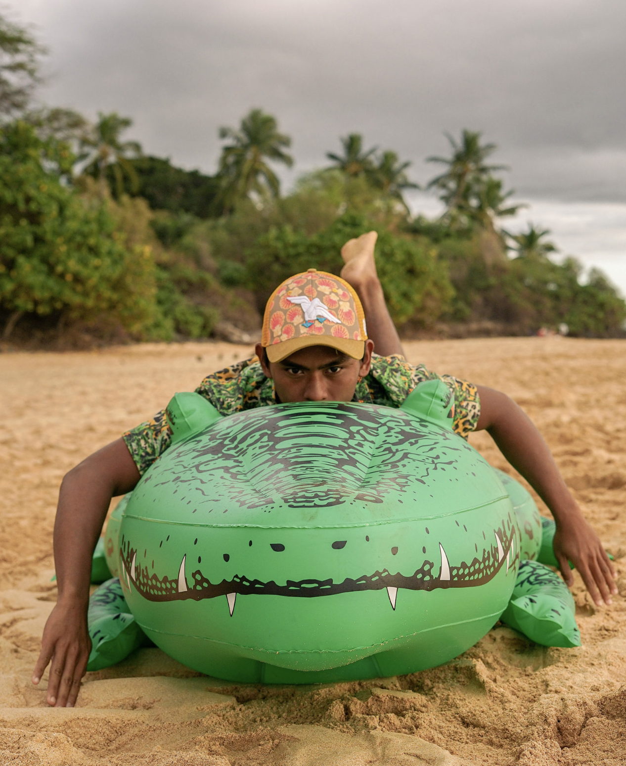 We Shell surf ~ Trucker